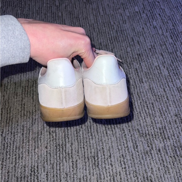 Adidas Women's gazelle indoor sneaker in sandy pink cloud gum - Picture 2 of 5